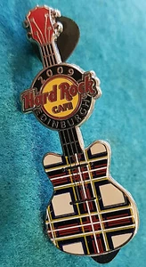 GUITARRA ESCOCESA EDIMBURGO SERIE TARTÁN DISEÑO STEWART CLAN PIN Hard Rock Café - Imagen 1 de 1