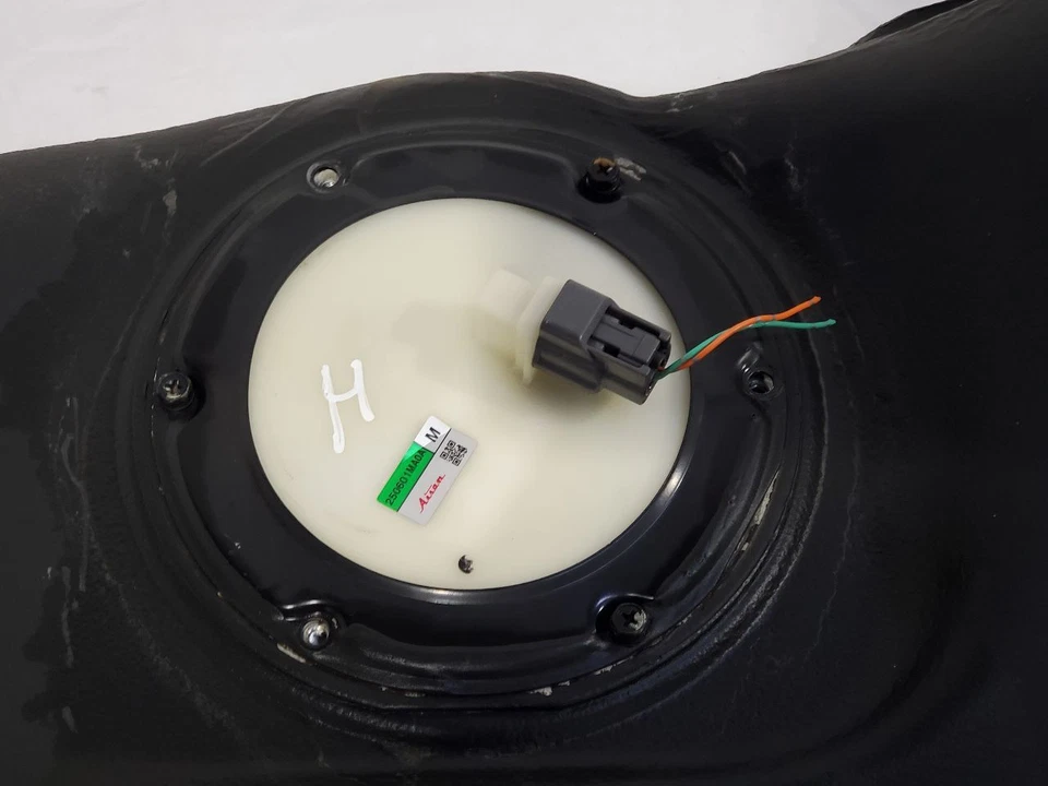 Tanque de combustible X 5,6 L V8 AWD One Ding 250601ma0a OEM 2011 2012 2013 Infiniti M56 Foto 1 de 4