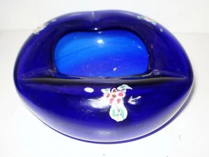 VINTAGE  COBALT BLUE GLASS ASHTRAY BOWL FLOWERY HANDPAINTED DESIGN NR - Picture 1 of 6