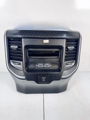 NEGRO 2019 2020 2021 2022 2023 2024 RAM 1500 2500 3500 CONSOLA CENTRAL PANEL TRASERO Foto 1 de 4