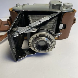 VINTAGE Kodak Tourist 620 Film Camera with original Leather Case Untested - Picture 1 of 15