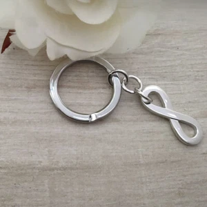 Portachiavi con simbolo infinito. Speciale San Valentino - Foto 1 di 4