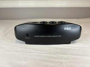 RCA VH911 4 Input Selector Switch S-Video & RCA / TV Video Gaming Audio Stereo - Picture 1 of 6