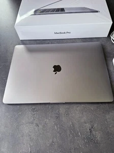 Apple MacBook Pro (2016) 15,4" Touch Bar| i7 2,7GHz | 16GB RAM | 1TB SSD | RU-EN - Afbeelding 1 van 8
