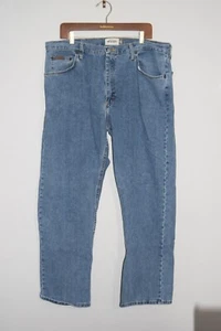 Wrangler mens jeans Size 38 x 30 Cotton Classic Blue Denim Loose Fit - Picture 1 of 7