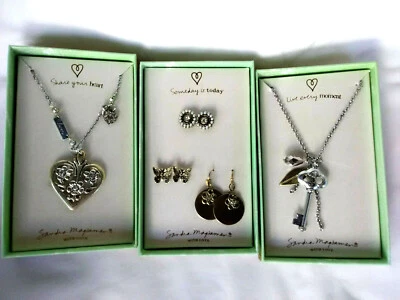 Lote de 3 Collares Pendientes Joyería Firmados Sandra Magsamen Caja de Regalo Nuevo en Caja Foto 1 de 4