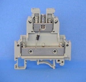 Phoenix Contact UKK 5 Terminal Block w. diode, 2 level, 4 contact, AWG 28-10 - Picture 1 of 2