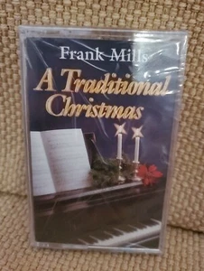 Traditional Christmas by Frank Mills (Cassette 1994 Macola). - Foto 1 di 2
