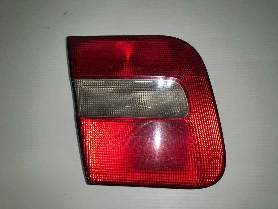  Luz trasera interior lateral izquierda original Volvo 98 99 00 S70 Foto 1 de 1