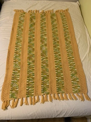 复古 1970 年代钩针毯 56 X 40 黄色白色棕色和绿色 — 第 1/4 张图片