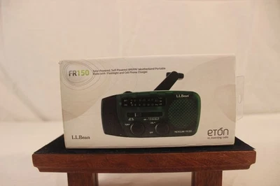 Eton FR150太阳能手摇收音机带手电筒和手机充电器 — 第 1/4 张图片