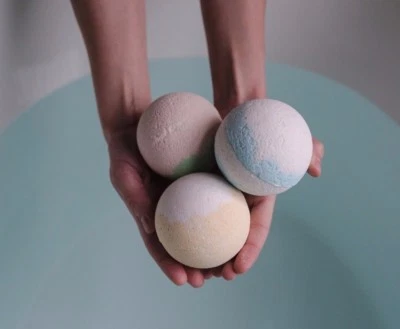 DGSTOREUK BATH BOMB MOULDS, MOLD EGG, BALL, HEART, 14 DIFFERENT SHAPES & SIZES - FREE GIFT