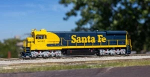 Rapido Trains (HO) 42001 ATSF (EARLY) C30-7 # 8012 DC/SILENT - Bild 1 von 1
