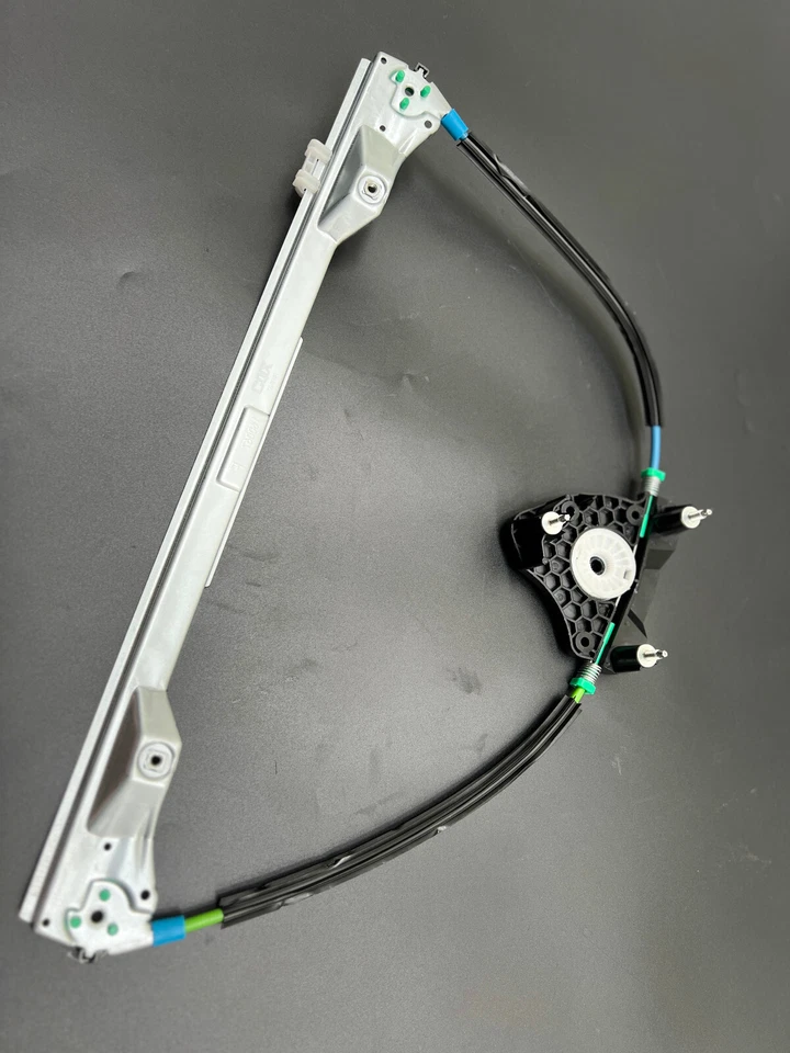 LEVE-VITRE AVANT GAUCHE RENAULT CLIO 2 98-2005 A 4portes 7700842241 7701207255