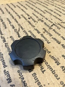 YAMAHA OEM Oil Tank Cap Assembly GE2-6784A-00-00 1997-2000 GP 700 760 800 1200 + - Picture 1 of 7