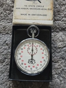 Es handelt sich um eine mechanische Stoppuhr von Olympia. Die Stoppuhr ist Made in Switzerland - Bild 1 von 5