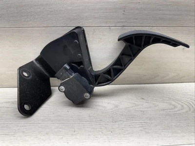 International Accelerator Pedal (2592857C91, 3828434C91, 6121133C1) SHIPS FREE - Image 1 of 4
