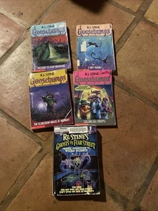 VTG 90s RL Stine Goosebumps Paperback Books Scholastic Apple Fiction Lot of 4+1 - Picture 1 of 2