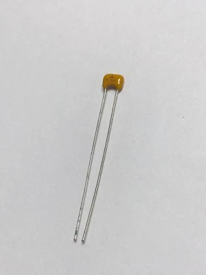 100 un. de Condensador CW20C104K Cerámica Monolítica 0.1uF 50V 10% X7R 2.5mm TH Foto 1 de 2