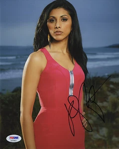 RESHMA SHETTY BEAUTIFUL ACTRESS & SINGER SIGNED POSED PHOTO PSA - Picture 1 of 2