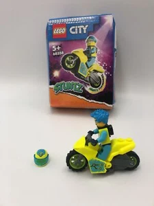 LEGO 60358 City Stuntz Cyber Stuntbike, neonowy motocykl do fajnych akrobacji - Zdjęcie 1 z 6
