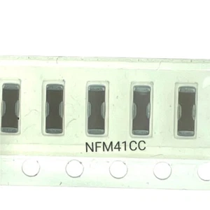 [50pcs] NFM41CC471R2A3L Filter EMI 470pF 300 mA 100 V SMD - Zdjęcie 1 z 1