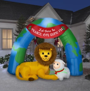 Escena inflable LED mixta de 9' Navidad Paz en la Tierra con León y Cordero - Imagen 1 de 2