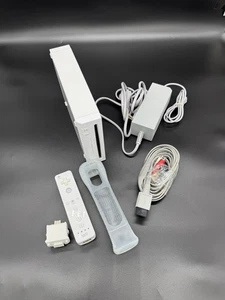 Nintendo Wii Weiß + Wii Remote - Inkl. aller Kabel( Ohne Sensorleiste Und Fuß) - Bild 1 von 9