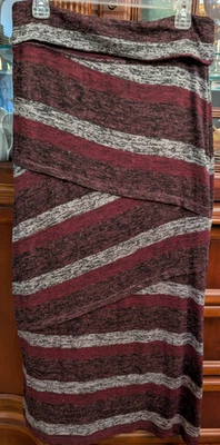fold over waist, maxi skirt, size M, Studio M, maroon and gray colors - Image 1 of 2