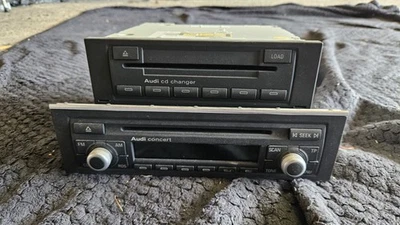 Audi A4 B7 8E Concert Radio und CD Wechsler - Bild 1 von 3