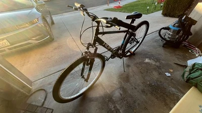 Bicicleta de montaña Rock Creek 29" neumáticos todo terreno bicicleta de 18 velocidades, negra (para piezas) Foto 1 de 4