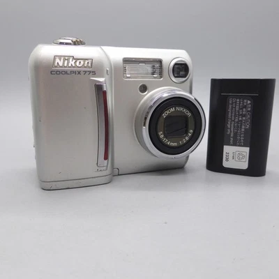 Nikon Digital Camera Coolpix 775 2.1MP Silver Tested - Image 1 of 4