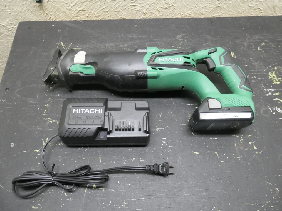 Sierra recíproca inalámbrica Hitachi CR18DGL 18V con batería y cargador Foto 1 de 4
