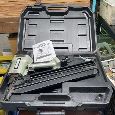 Clavadora de marcos Surebonder modelo 9772 Foto 1 de 4