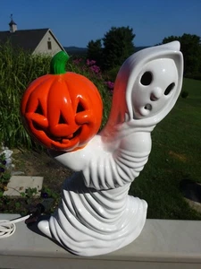 Vintage Ceramic White Ghost Holding Pumpkin 12" Halloween Lamp Decor Light - Picture 1 of 8