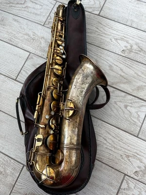 Saxofón tenor Conn CHU Berry de colección placa dorada edición de lujo falta cuello Foto 1 de 4