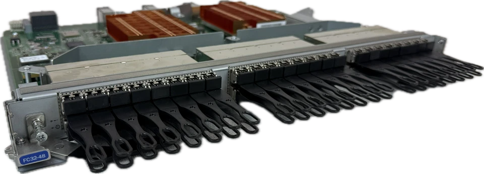 Brocade FC32-48 48-port blade for Brocade X6 / X7 | Includes 48 x 57-1000333-01 - Image 1 of 4