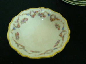 EDELSTEIN VICTORIA 16845 LOT OF 4 FRUIT BOWLS EXCELLENT - Picture 1 of 2