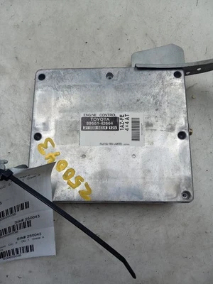 01 02 MOTOR TOYOTA RAV4 ECM TABLERO DE PASAJEROS MÓDULO DE CONTROL ELECTRÓNICO Foto 1 de 4