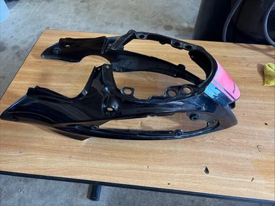 2015 SUZUKI HAYABUSA ЗАДНИЙ ХВОСТОВОЙ ОБТЕКАТЕЛЬ OEM - Изображение 1 из 4