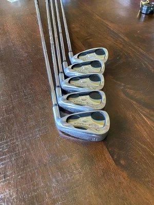 Eje de acero de hierro Golden Bear Wide Track RH 5-9 PW Foto 1 de 4