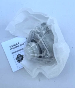 Honeywell Industrial Gas Valve V5055A 1020 Size 1-1/2" NPT - Picture 1 of 6