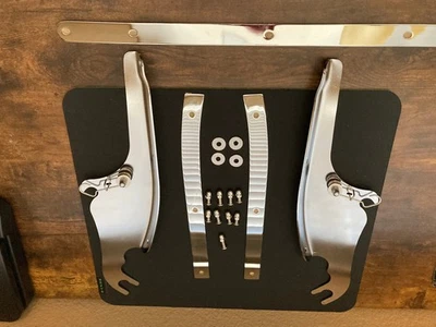 Windscreen Windshield Mounting Bracket Kit For Harley Davidson FL Softail Models - Image 1 of 4