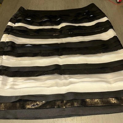White House Black Market Black White Satin Sequin Layered Fitted Skirt Sz 8 - Image 1 of 4