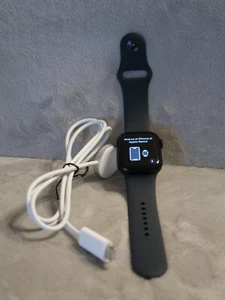 Apple Watch Series 8 [GPS 41mm] Smart Watch avec bracelet sport neuf - Photo 1 sur 6