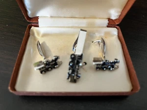 Vintage 3 Pc Set Locomotive Train Engine Silver and Black Cufflinks & Tie Clip - Picture 1 of 8