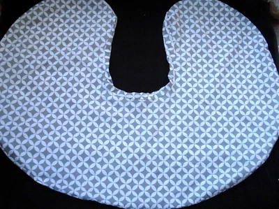 Boppy婴儿枕头套灰色白色印花 — 第 1/4 张图片