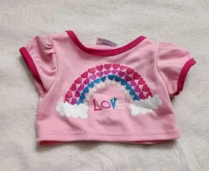 BUILD-A-BEAR BABW KLEIDUNG "LOVE" TOP FÜR BÄR ROSA HERZ REGENBOGEN NIEDLICH - Bild 1 von 2