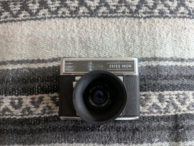 Zeiss Ikon Contessamat con Zeiss Ikon color-Pantar 45 mm f/2,8 Foto 1 de 4