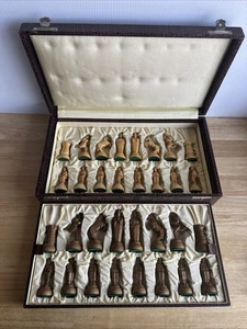 Louis Arnold Borstendorf Erzgebirge Holz Schachfiguren König & Königin mit Etui - Bild 1 von 13